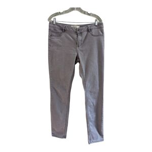 𝅺D. jeans gray jeans Size 33 waist 29 inseam Embellished Pockets